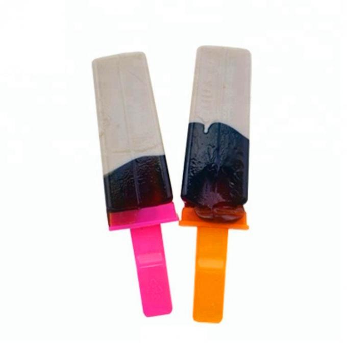 チョコレート フルーツのようなロリポップ笛棒のハラール2色のアイス クリームの形